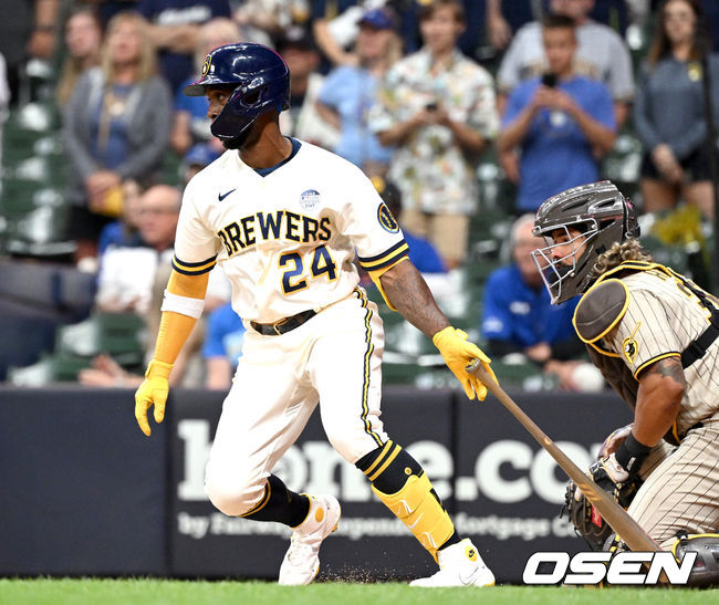 9회말 무사 3루 상황 밀워키 앤드류 맥커친이 끝내기 1타점 적시타를 날리고  있다. 2022.06.03 / dreamer@osen.co.kr