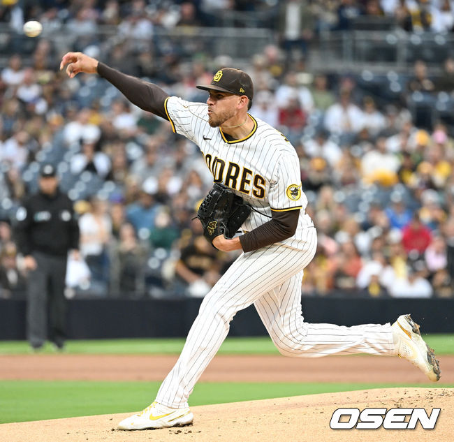 1회초 샌디에이고 선발 조 머스그로브가 힘차게 공을 뿌리고 있다. 2022.05.29