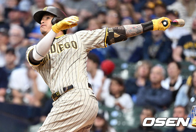 4회초 2사 1, 2루 상황 샌디에이고 매니 마차도가 달아나는 좌월 스리런포를 날리고 있다. 2022.06.04 / dreamer@osen.co.kr