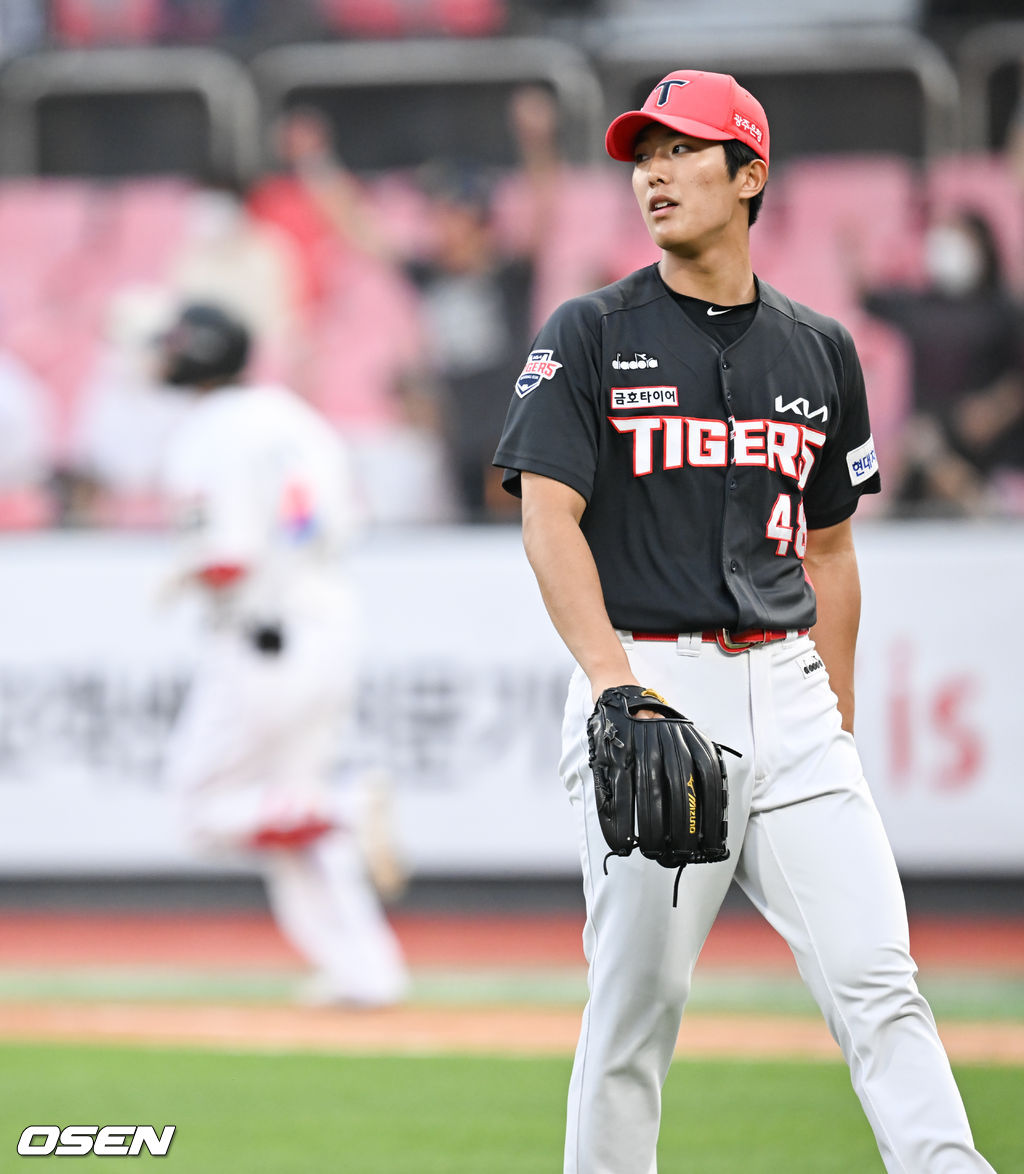 2회말 1사 1,2루 KIA 선발투수 이의리가 KT 오윤석에게 선취 3점 홈런을 허용하고 있다. 2022.06.03/ soul1014@osen.co.kr