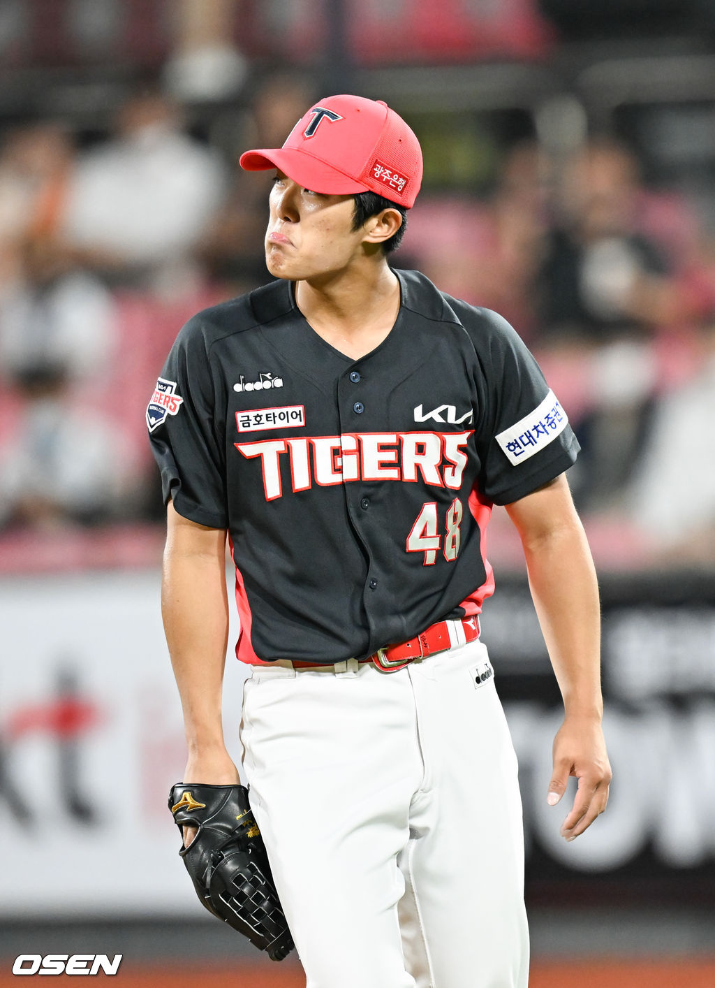 7회말 KIA 이의리가 KT 김민혁과의 11구 승부 끝 삼진아웃 잡은뒤 익살스러운 표정을 짓고 있다 .  2022.06.03/ soul1014@osen.co.kr