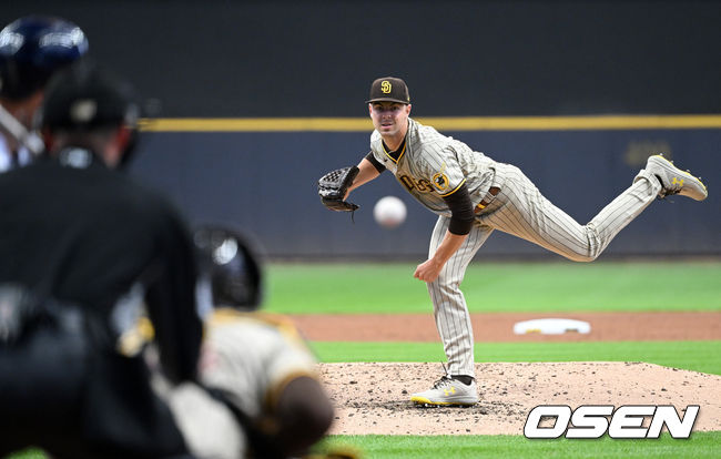 3회말 밀워키 타선을 상대로 샌디에이고 선발 맥켄지 고어가 힘차게 공을 뿌리고 있다. 2022.06.05 / dreamer@osen.co.kr