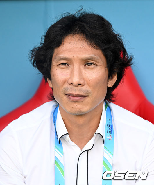 경기에 앞서 베트남 공오균 감독이 그라운드를 응시하고 있다. 2022.06.05 /cej@osen.co.kr