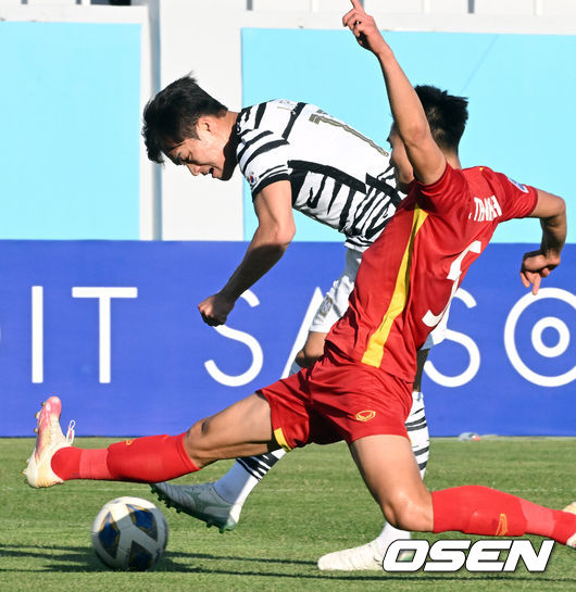 전반 한국 박정인이 슛을 시도하고 있다. 2022.06.05 /cej@osen.co.kr