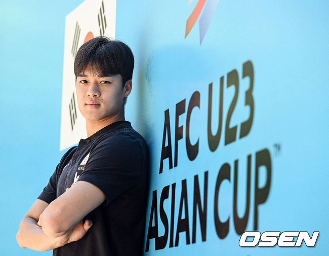 ‘아시아축구연맹(AFC) U-23 아시안컵’에 출전하는 23세 이하(U-23) 남자 축구대표팀 박정인이 6일 오후(한국시간) 우즈베키스탄 타슈켄트에서 OSEN과 인터뷰에 앞서 포즈를 취하고 있다. 2022.06.07 /cej@osen.co.kr