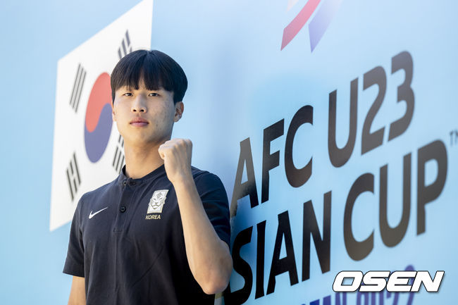 ‘아시아축구연맹(AFC) U-23 아시안컵’에 출전하는 23세 이하(U-23) 남자 축구대표팀 엄지성이 6일 오후(한국시간) 우즈베키스탄 타슈켄트에서 OSEN과 인터뷰에 앞서 포즈를 취하고 있다. 2022.06.07 /cej@osen.co.kr