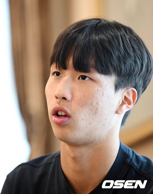 ‘아시아축구연맹(AFC) U-23 아시안컵’에 출전하는 23세 이하(U-23) 남자 축구대표팀 엄지성이 6일 오후(한국시간) 우즈베키스탄 타슈켄트에서 OSEN과 인터뷰를 하고 있다. 2022.06.07 /cej@osen.co.kr