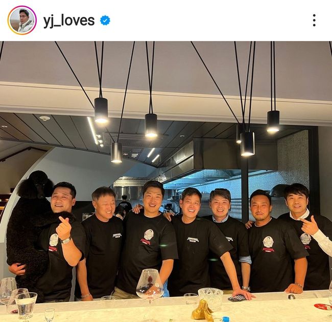 정용진 SSG 랜더수 구단주가 코칭스태프를 위한 만찬을 준비했다. / 정용진 구단주 SNS