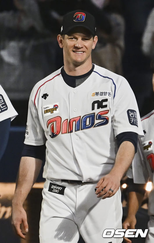 NC 다이노스 루친스키가 SSG 랜더스에 6-2로 승리한 후 활짝 웃고 있다. 2022.06.07 / foto0307@osen.co.kr