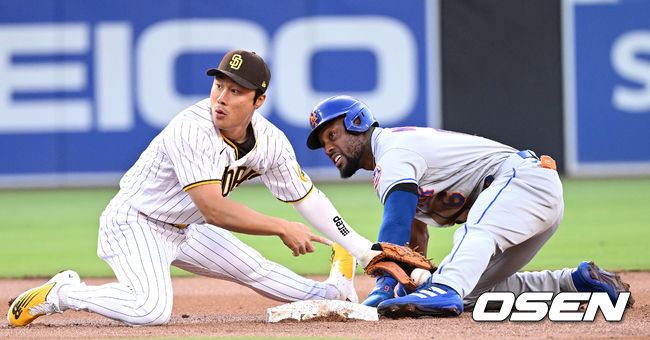 1회초 2사 1루 상황 메츠 프란시스코 린도어 타석 때 도루를 시도한 주자 스탈링 마르테가 샌디에이고 유격수 김하성의 태그에 걸려 아웃되고 있다. 2022.06.08 / dreamer@osen.co.kr