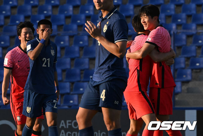 전반 한국 고재현이 VAR 판독 후 오프사이드가 선제골로 인정되자 기뻐하고 있다. 2022.06.08 /cej@osen.co.kr