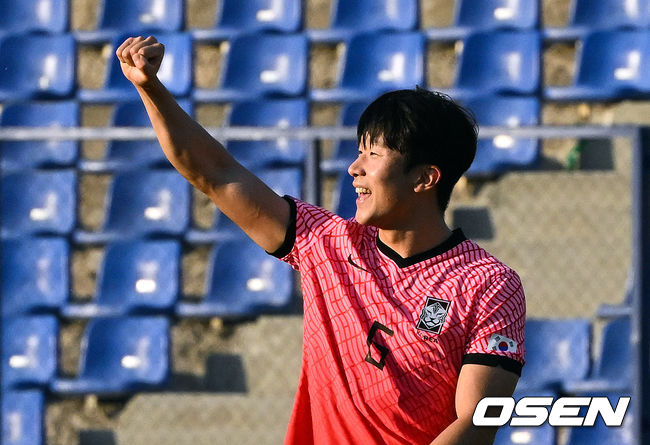  8일 오후(한국시간) 우즈베키스탄 타슈켄트의 팍타코르 센트럴 스타디움에서 ‘2022 아시아축구연맹(AFC) U23 아시안컵’ 조별리그 C조 한국과 태국의 경기가 열렸다.전반 한국 고재현이 VAR 판독 후 오프사이드가 선제골로 인정되자 기뻐하고 있다. 2022.06.08 /cej@osen.co.kr