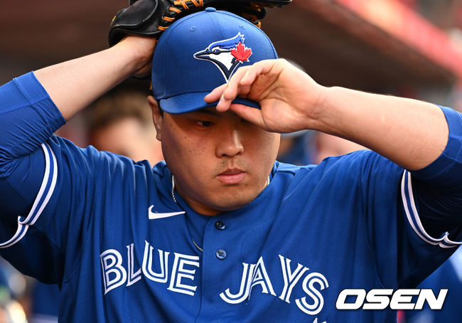 2회 토론토 류현진이 마운드 오를 준비를 하고 있다. 2022.05.27 /dreamer@osen.co.kr