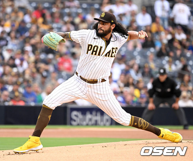 1회초 샌디에이고 선발 션 마네아가 힘차게 공을 뿌리고 있다. 2022.06.09 / dreamer@osen.co.kr