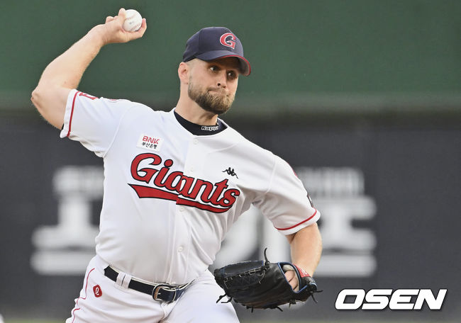 롯데 자이언츠 선발 투수 스파크맨이 역투하고 있다. 2022.06.09 / foto0307@osen.co.kr