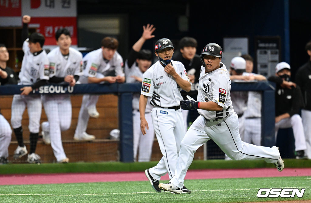 장성우의 적시타에 또 다시 전력질주 한 강백호.