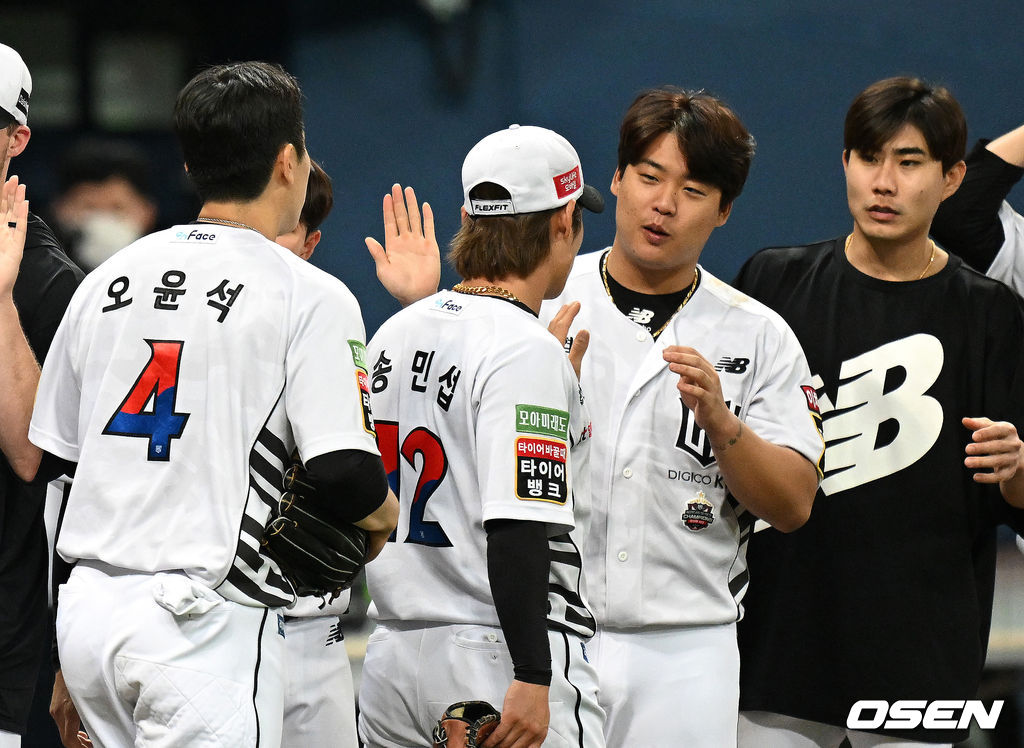 무안타 침묵 깬 강백호,'앞으로의 활약 기대해주세요'