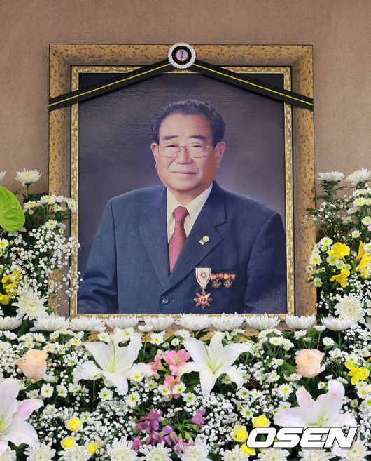 고(故) 방송인 송해의 영결식 및 발인식이 10일 오전 서울 종로구 서울대학교 병원에서 엄수됐다.