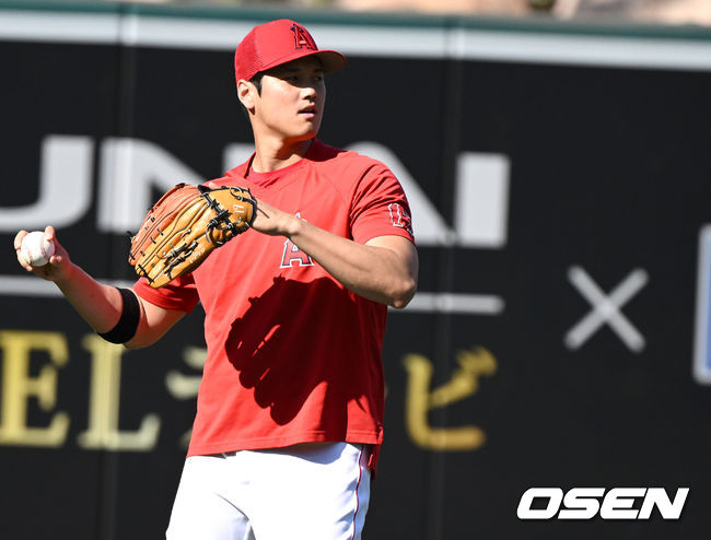 에인절스 오타니 쇼헤이가 캐치볼 훈련을 펼치고 있다. 2022.05.26 /dreamer@osen.co.kr