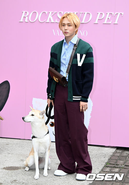 가수 이던이 반려견과 포즈를 취하고 있다. 2022.06.10 /jpnews@osen.co.kr