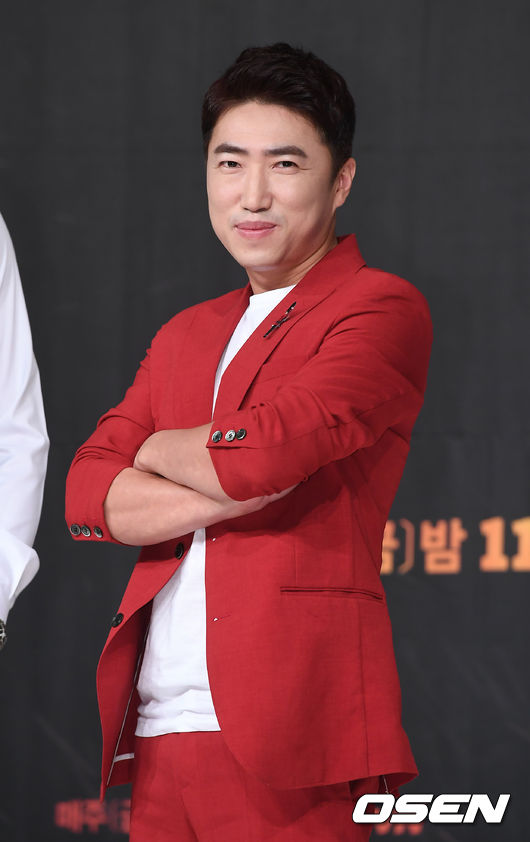 장동민이 포토타임을 갖고 있다. / youngrae@osen.co.kr