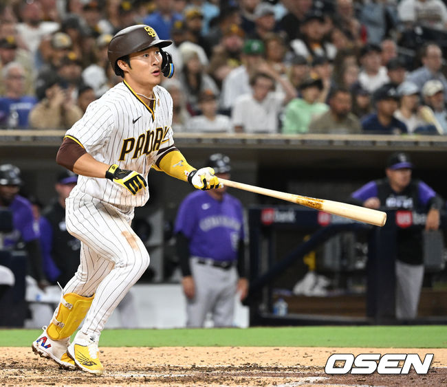 6회말 2사 1, 3루 상황 샌디에이고 김하성이 달아나는 오른쪽 1타점 2루타를 날리고 있다. 2022.06.11 / dreamer@osen.co.kr