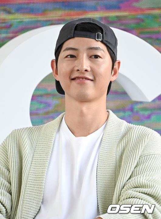 7일 오후 부산 영화의전당 야외극장에서 제26회 부산국제영화제 영화 '승리호' 오픈토크가 진행됐다.송중기가 미소 짓고 있다. 2021.10.07 / soul1014@osen.co.kr