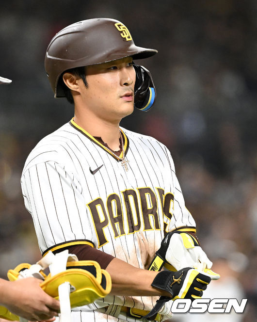 5회말 1사 1루 상황 샌디에이고 김하성이 볼넷으로 출루하고 있다. 2022.06.11 / dreamer@osen.co.kr