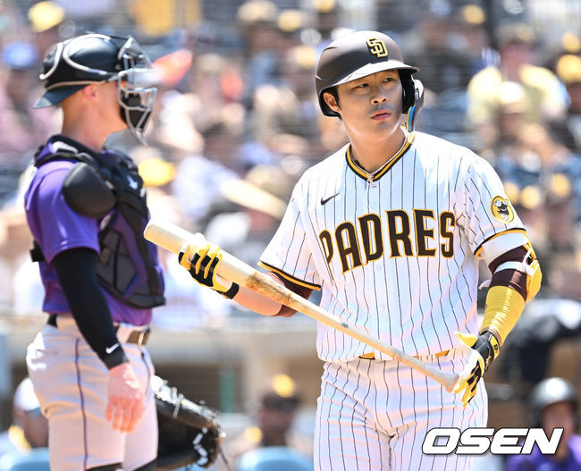 3회말 1사 주자없는 상황 샌디에이고 김하성이 헛스윙 삼진으로 물러나며 아쉬워하고 있다. 2022.06.12 / dreamer@osen.co.kr