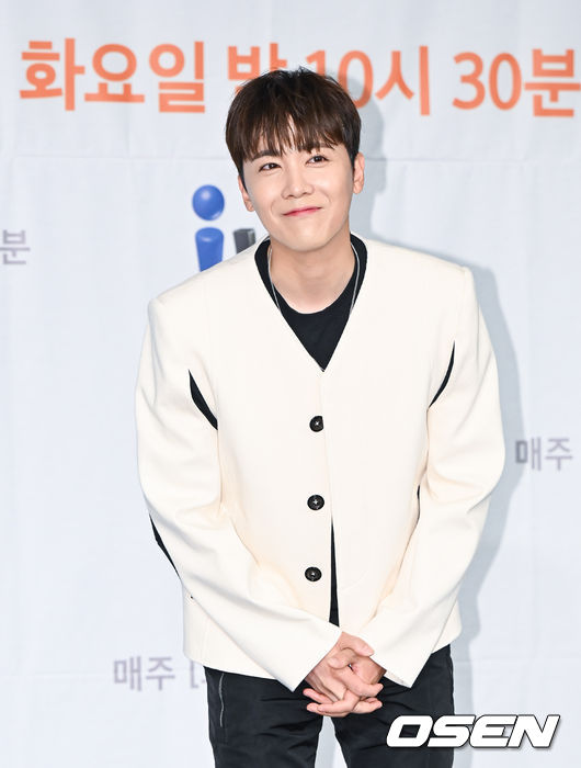 13일 오후 서울 도화동 서울가든호텔에서 IHQ 새 예능 프로그램 '에덴' 제작발표회가 진행됐다. '에덴'은 설렘과 조건 사이에서 사랑을 찾는 일반인 남녀 8명의 연애 리얼리티 프로그램이다. 오로지 남자와 여자만 존재하는 '에덴 하우스'에서 본능적으로 끌린 상대방의 조건을 하나씩 추리해가며 진정한 사랑을 찾는다. 이홍기가 포즈를 취하고 있다. 2022.06.13 / soul1014@osen.co.kr