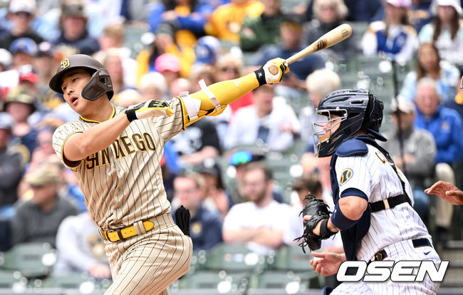 8회초 2사 주자없는 상황 샌디에이고 김하성이 헛스윙 삼진을 당하고 있다. 2022.06.06 / dreamer@osen.co.kr