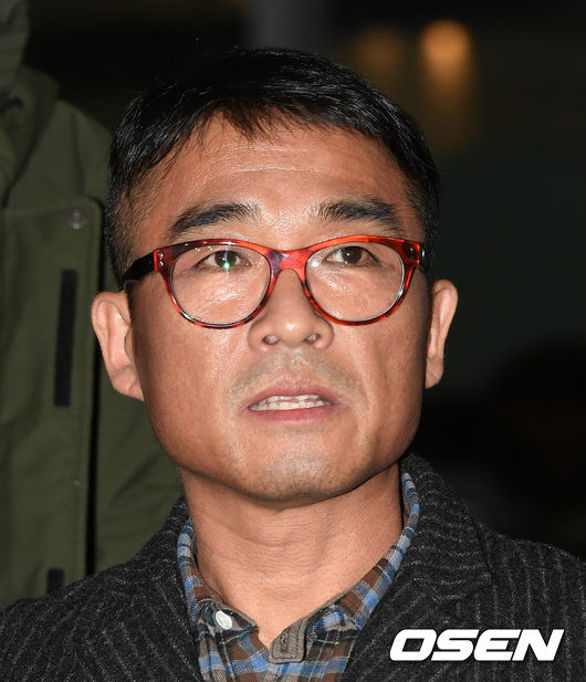 가수 김건모가 인터뷰를 하고 있다./sunday@osen.co.kr