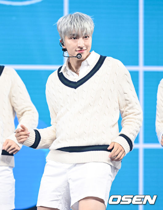 그룹 오메가엑스 세빈이 멋진 무대를 펼치고 있다. 2022.06.15 / soul1014@osen.co.kr