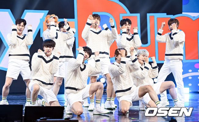 그룹 오메가엑스가 멋진 무대를 펼치고 있다. 2022.06.15 / soul1014@osen.co.kr