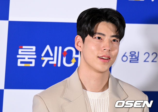 15일 오후 서울 삼성동 메가박스 코엑스에서 영화 '룸 쉐어링' 언론배급시사회 및 기자간담회가 열렸다. '룸 쉐어링'은 평생 누구와 함께 지내본 적이 없는 ‘금분’과 ‘지웅’이 새로운 형태의 가족이 되어가는 이야기를 담았다. 평생 서로를 이해할 수 없을 것만 같던 두 사람이 함께 사는 방법을 알아가면서, 비로소 진짜 가족의 의미를 알아가는 과정은 극장가를 찾는 관객들에게 웃음 가득한 힐링을 전할 예정이다. 22일 개봉. 배우 최우성가 간담회를 하고 있다. 2022.06.15 /jpnews@osen.co.kr