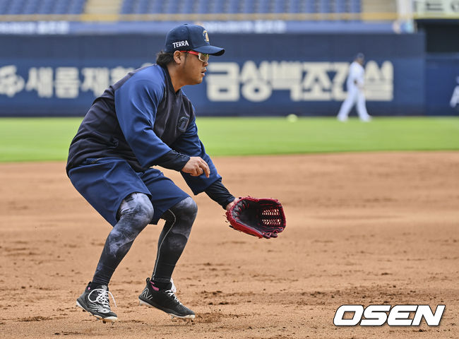 NC 다이노스 박석민이 선발 출전을 앞두고 3루 수비 훈련을 하고 있다. 2022.06.15 / foto0307@osen.co.kr