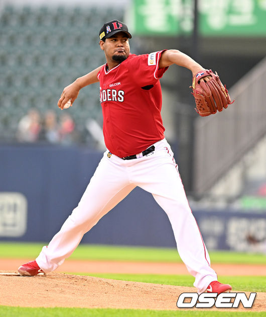 SSG 랜더스 외국인 투수 이반 노바. / OSEN DB