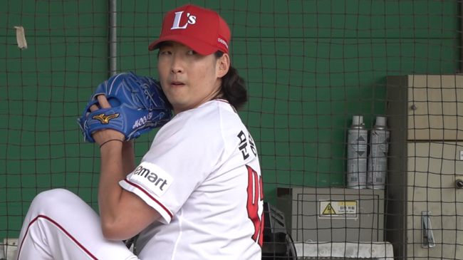 SSG 랜더스 우완 문승원이 17일 수술, 재활 후 4번째 퓨처스리그 등판을 마쳤다. / SSG 제공