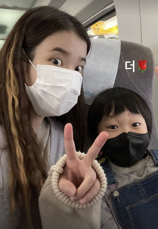 아이유 SNS