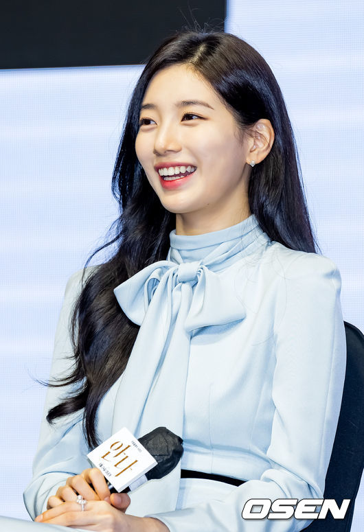 21일 오전 서울 영등포구 콘래드 서울 호텔 그랜드 볼룸에서 쿠팡플레이 시리즈 웹드라마 '안나 (ANNA)' 제작발표회가 열렸다. 이 자리에는 주연배우 수지, 정은채, 김준한, 박예영이 참석했다.