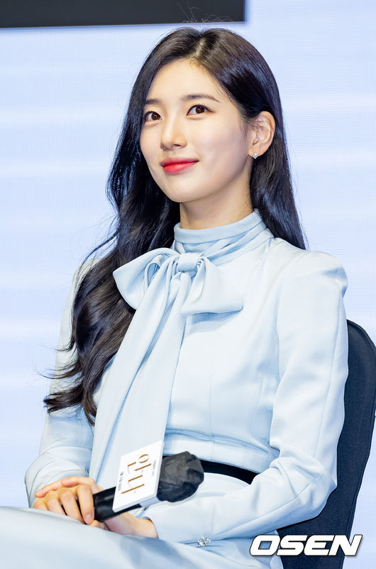 21일 오전 서울 영등포구 콘래드 서울 호텔 그랜드 볼룸에서 쿠팡플레이 시리즈 웹드라마 '안나 (ANNA)' 제작발표회가 열렸다. 이 자리에는 주연배우 수지, 정은채, 김준한, 박예영이 참석했다.