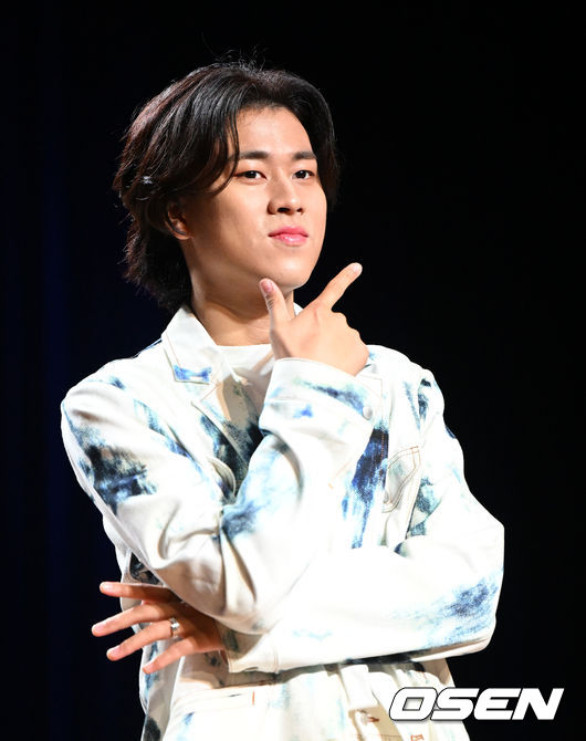 이무진이 포토타임 하고 있다. 2022.06.23 /jpnews@osen.co.kr