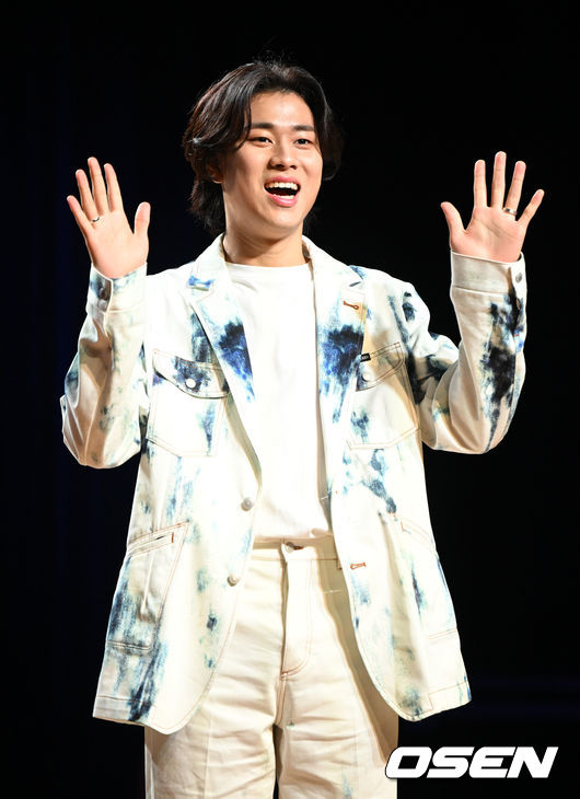 이무진이 무대에 올라 인사를 하고 있다. 2022.06.23 /jpnews@osen.co.kr