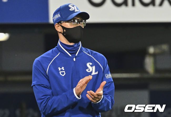 삼성 허삼영 감독이 승리 후 선수들에게 박수를 보내고 있다. 2022.05.04 / foto0307@osen.co.kr