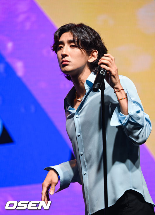 잔나비 최정훈이 멋진 무대를 펼치고 있다. 2022.07.06 / soul1014@osen.co.kr