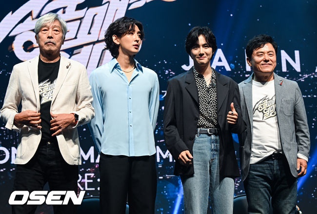 송골매 배철수와 구창모, 잔나비 최정훈, 엑소 수호가 포즈를 취하고 있다. 2022.07.06 / soul1014@osen.co.kr