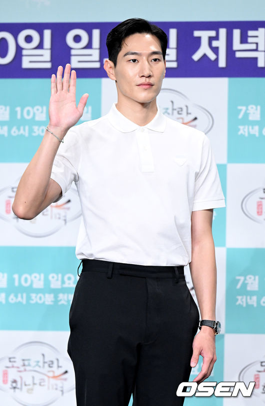 7일 오후 서울 마포구 상암 MBC 골든마우스홀에서 MBC 새 예능 ‘도포자락 휘날리며’ 제작발표회가 열렸다.