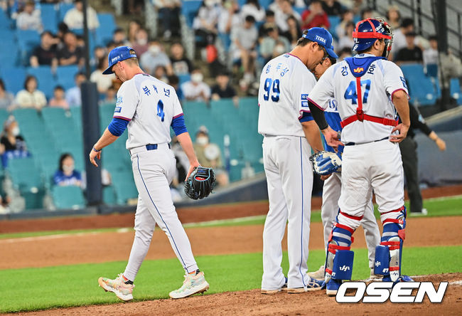 삼성 라이온즈 뷰캐넌이 4회초 강판당하고 있다. 2022.07.07 / foto0307@osen.co.kr