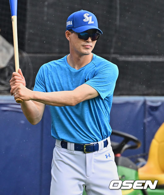 삼성 라이온즈 허삼영 감독이 선수들의 훈련을 지켜보고 있다. 2022.07.08 / foto0307@osen.co.kr