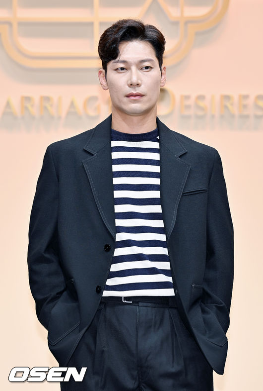배우 박훈이 무대 위에서 포즈를 취하고 있다. 2022.07.13 /rumi@osen.co.kr
